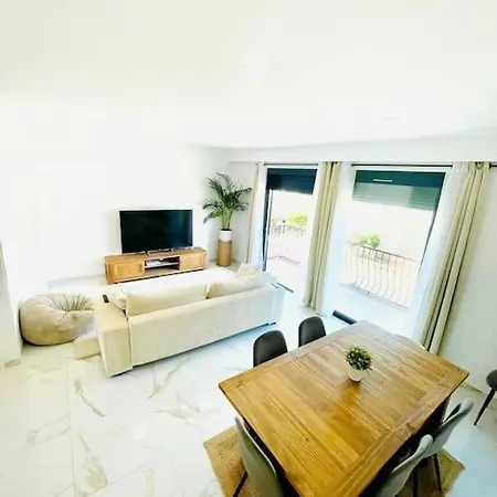 2 1 Er Etage شقة